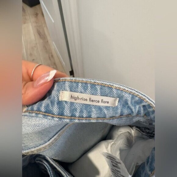 WRANGLER- HIGH RISE FIERCE FLARE JEANS - Woman’s 32/34 - Picture 6 of 10